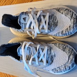 Adidas UltraBoost Women's Size 7.5 US Grey  Lace Up Athletic Shoes